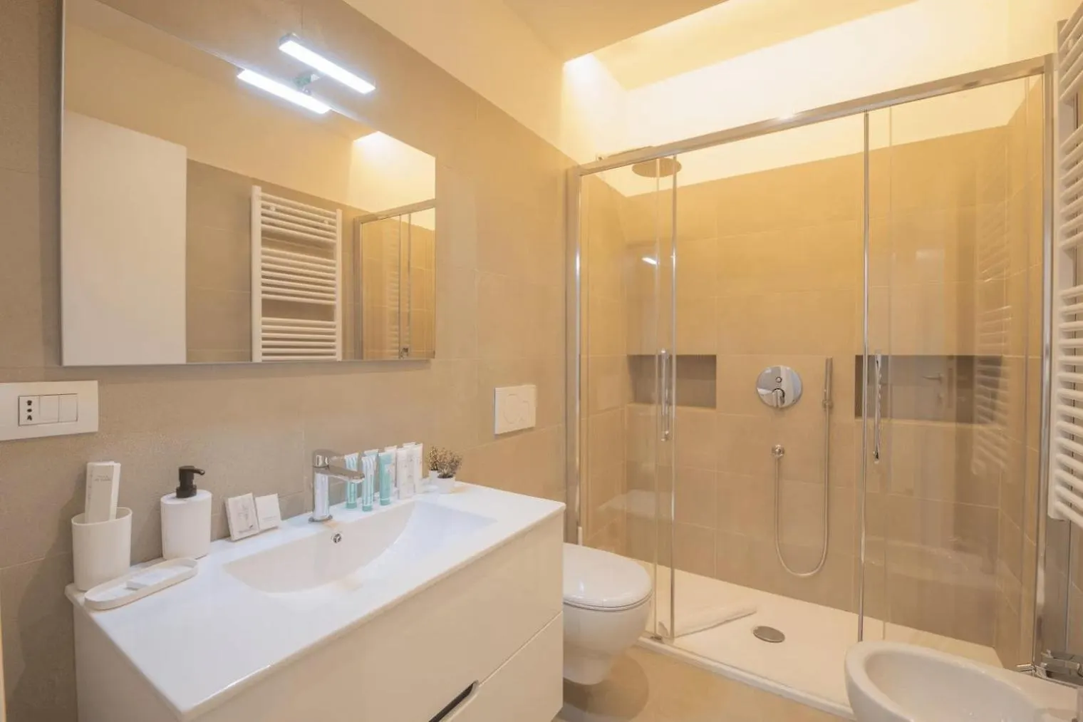 Sophisticated Two Bedroom - Check Profile Milan Italie